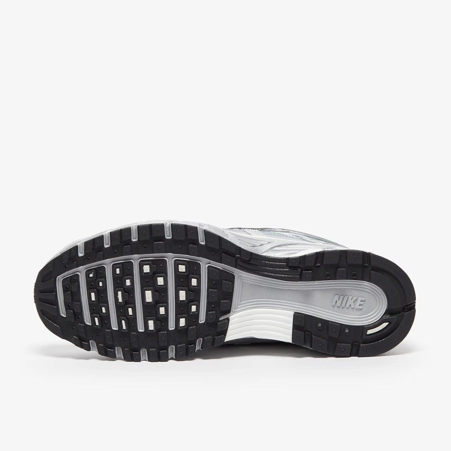 Nike P6000 Sommet Et Gris Loup