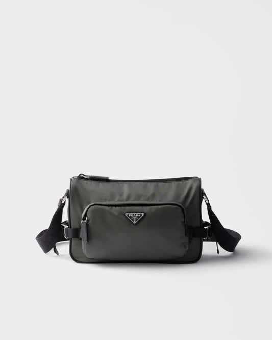 Sac de taille moyenne porté épaule en Re-Nylon et cuir Saffiano