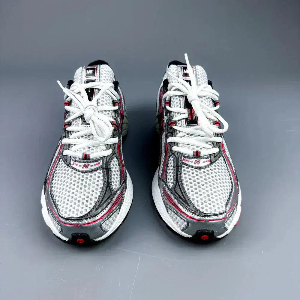 New Balance 740 Red