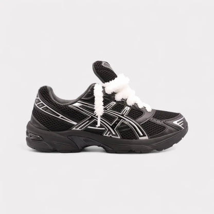 GEL-1130 Black Pure Silver - Fluffy Laces White