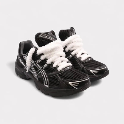 GEL-1130 Black Pure Silver - Fluffy Laces White