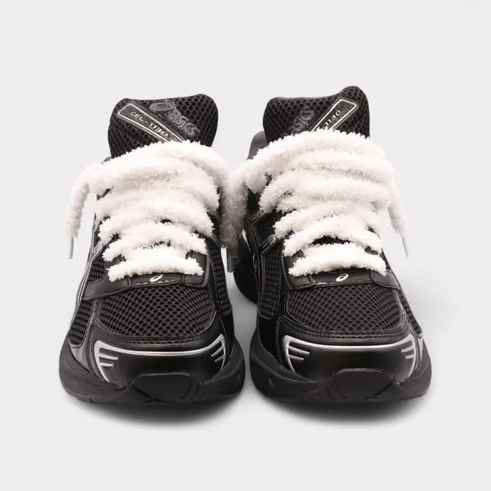 GEL-1130 Black Pure Silver - Fluffy Laces White