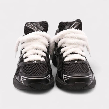 GEL-1130 Black Pure Silver - Fluffy Laces White
