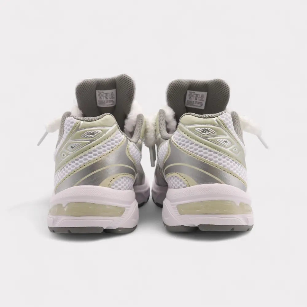 GEL-1130 Dried Leaf Green - Fluffy Laces White