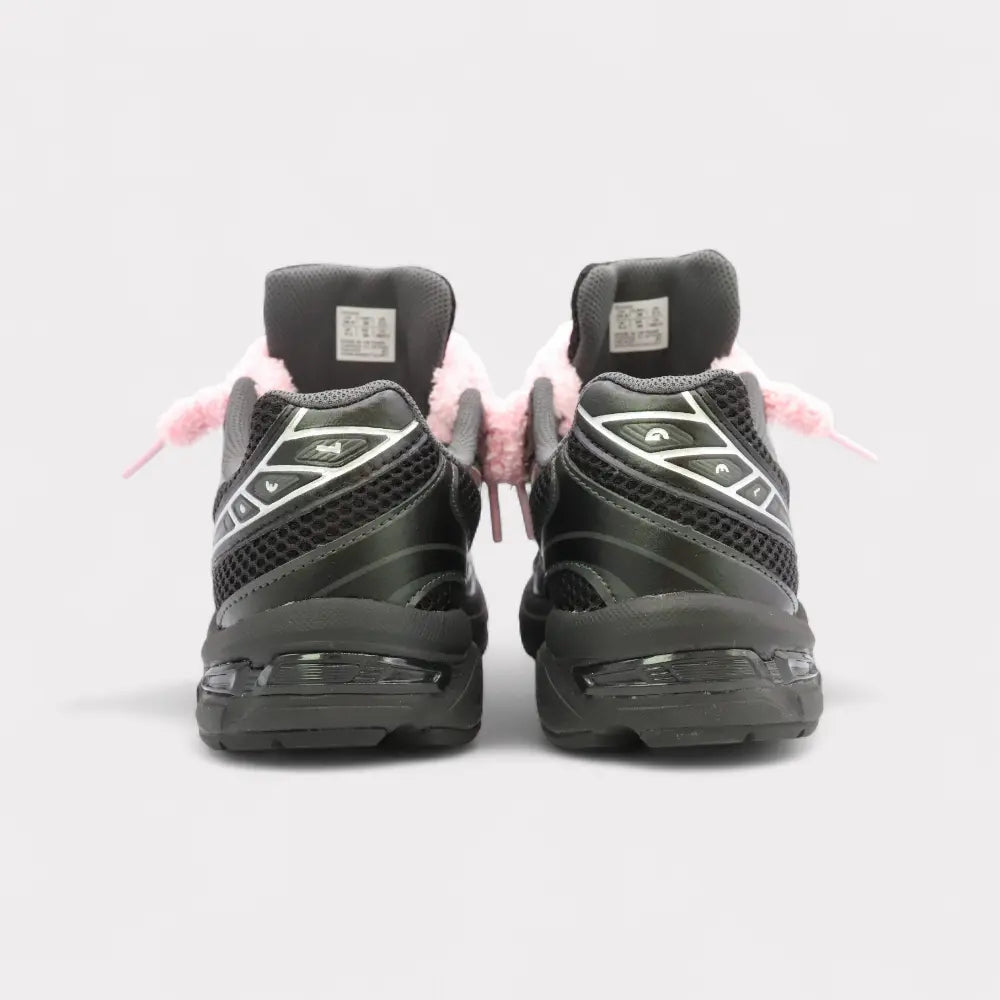 GEL-1130 Black Pure Silver - Fluffy Laces Pink