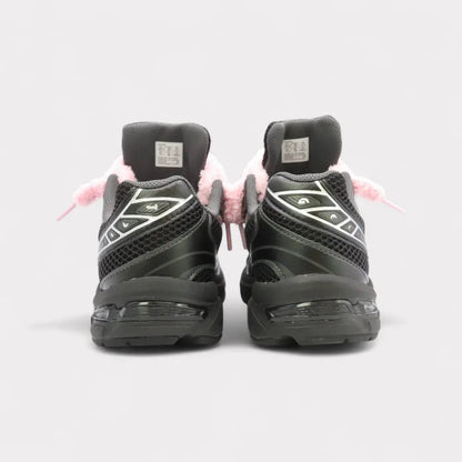 GEL-1130 Black Pure Silver - Fluffy Laces Pink