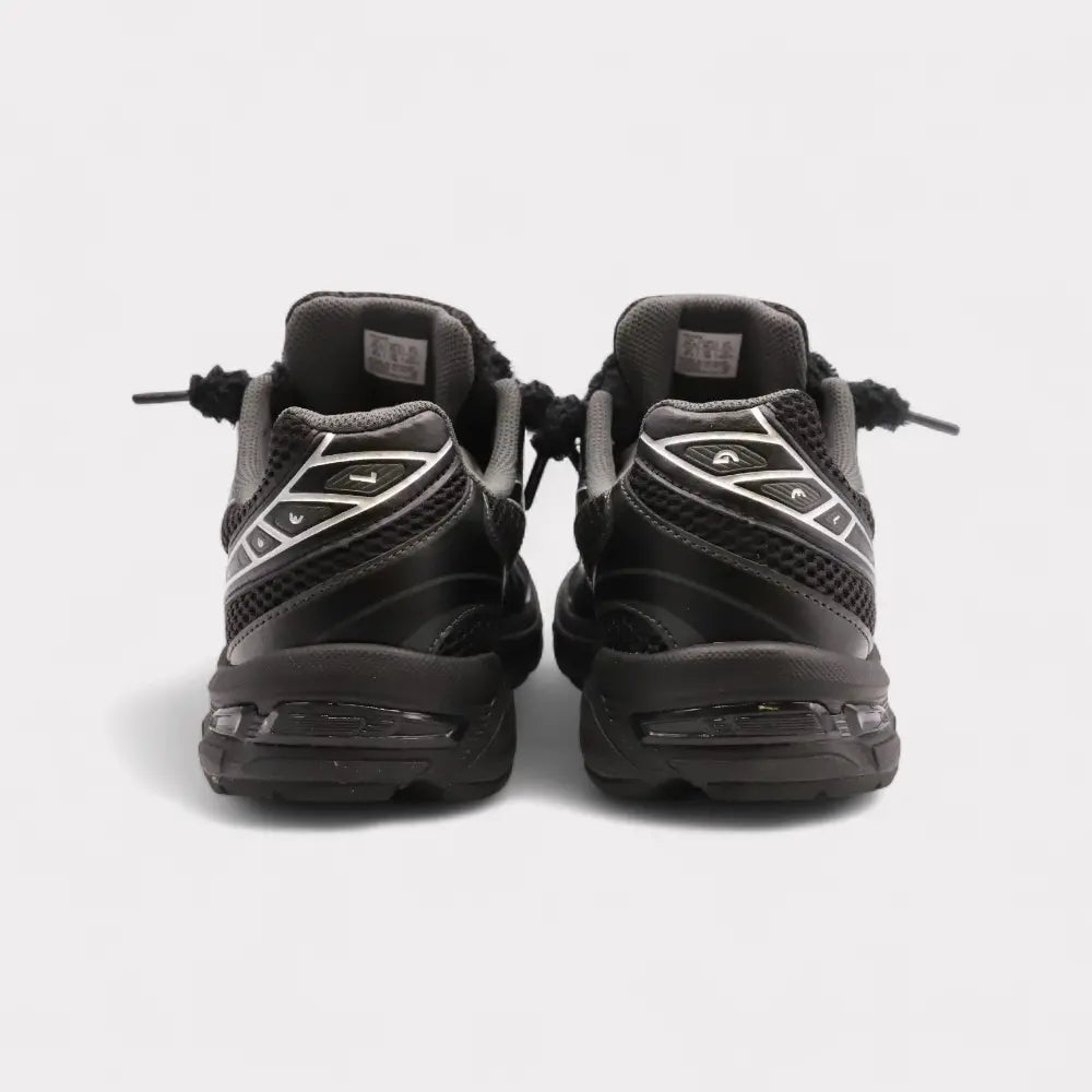 GEL-1130 Black Pure Silver - Fluffy Laces Black
