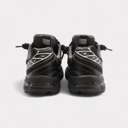 GEL-1130 Black Pure Silver - Fluffy Laces Black