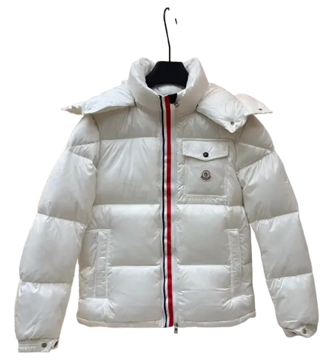 Doudoune Moncler courte à capuche Montbeliard
