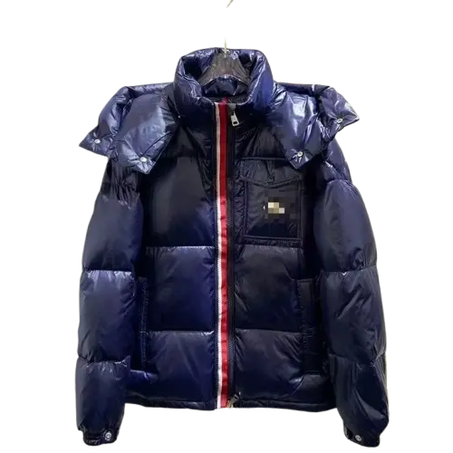 Doudoune Moncler courte à capuche Montbeliard