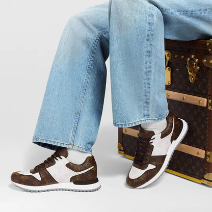 LV Run Away Macassar