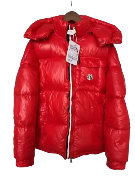 Doudoune Moncler courte à capuche Montbeliard
