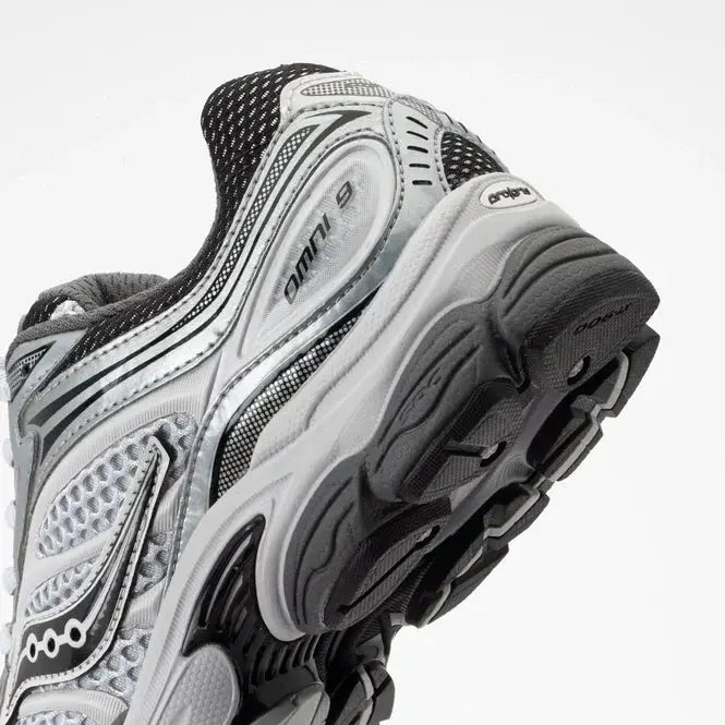 Saucony Progrid Omni 9 Microchip Gris