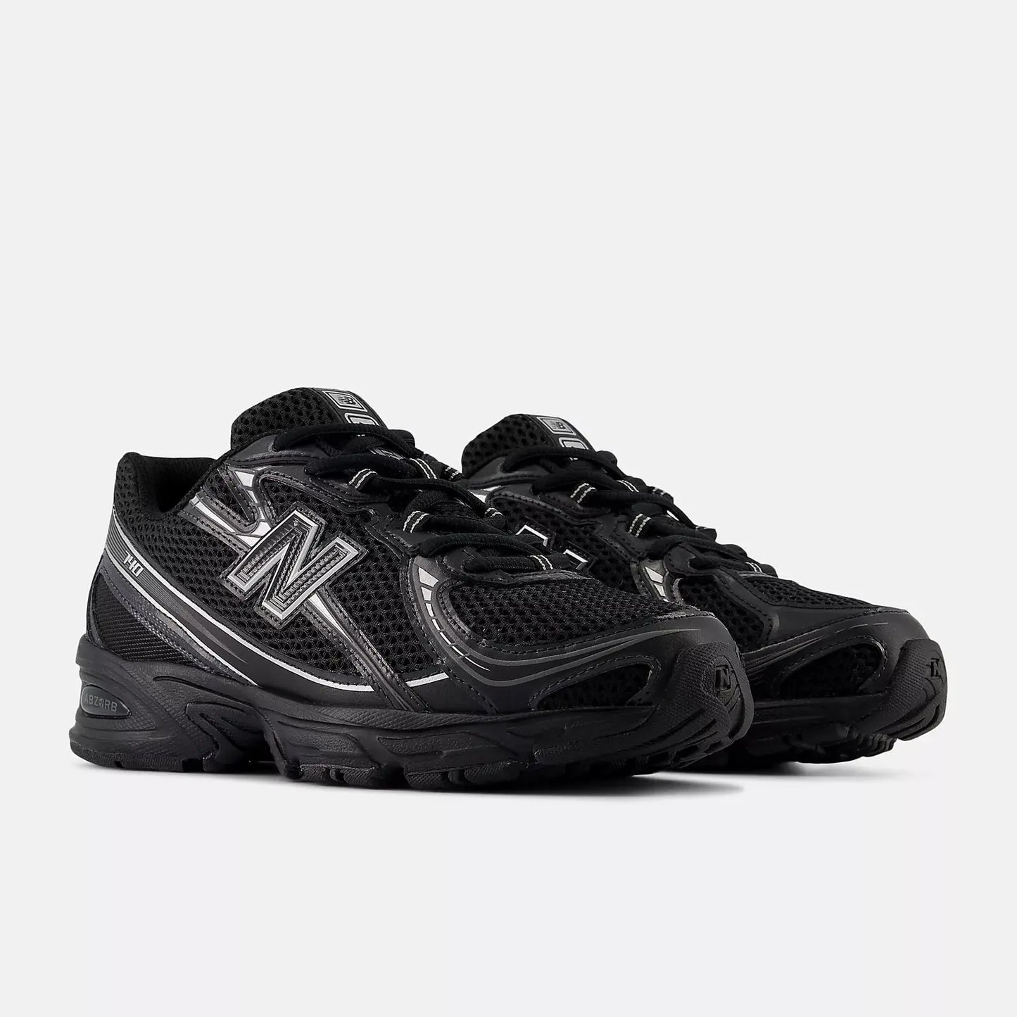 New Balance 740 Noir